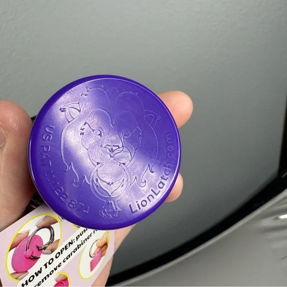 NWT Lion Latch Travel Jewelry Ring Case - Picture 4 of 4